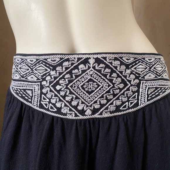 AMERICAN EAGLE OUTFITTER women's black maxi Skirt elastic Waist size M - Picture 4 of 12